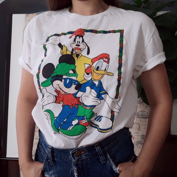 Disney Tops - Disney Mickey mouse and friends tee size L